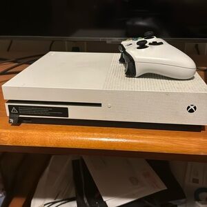 XBOX ONE S 500GB
